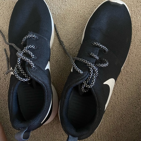 women's shoe nike roshe one